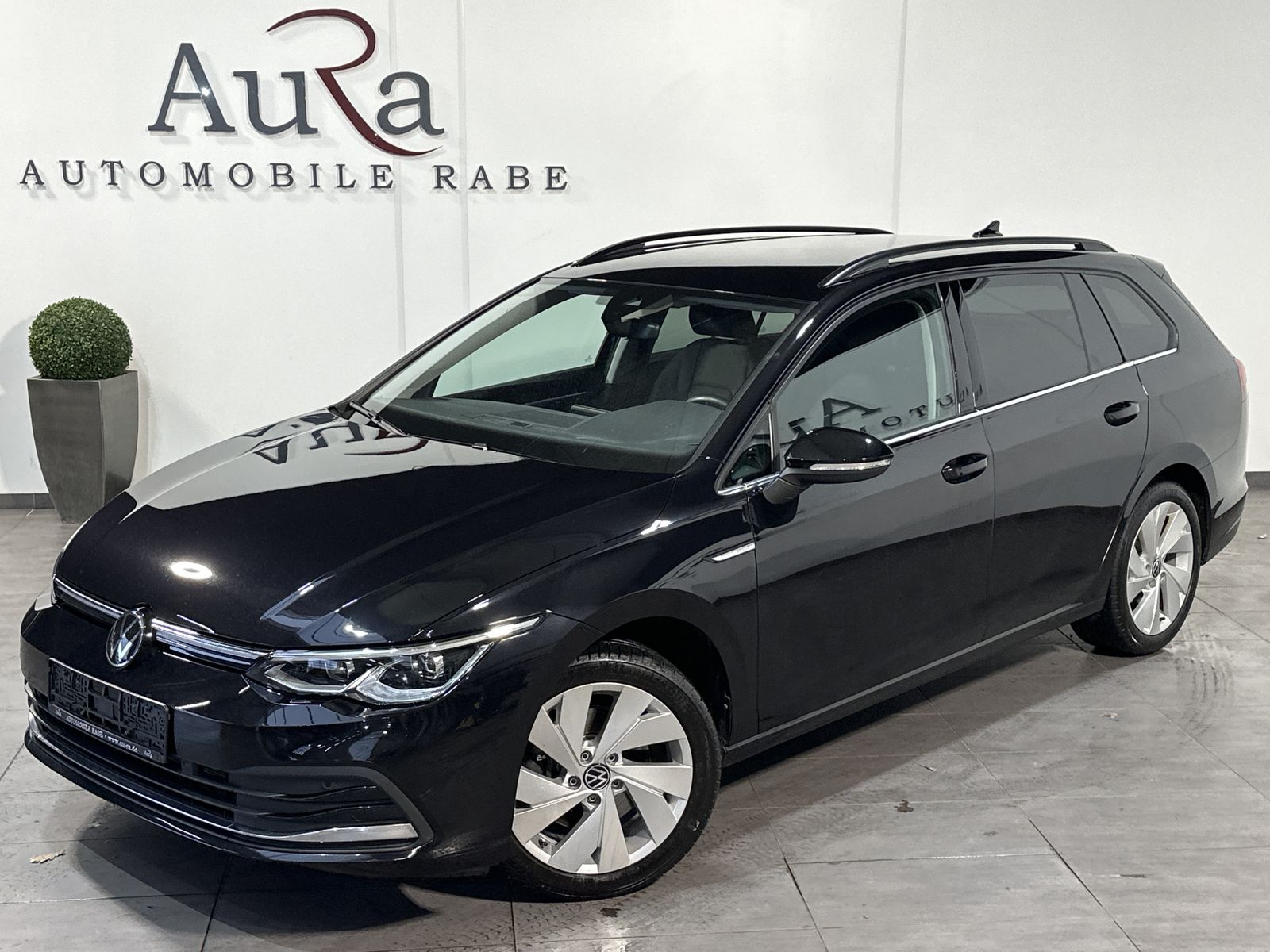 Fahrzeugabbildung Volkswagen Golf Variant 2.0 TDI DSG Style NAV+LED+AHK+VCOCK
