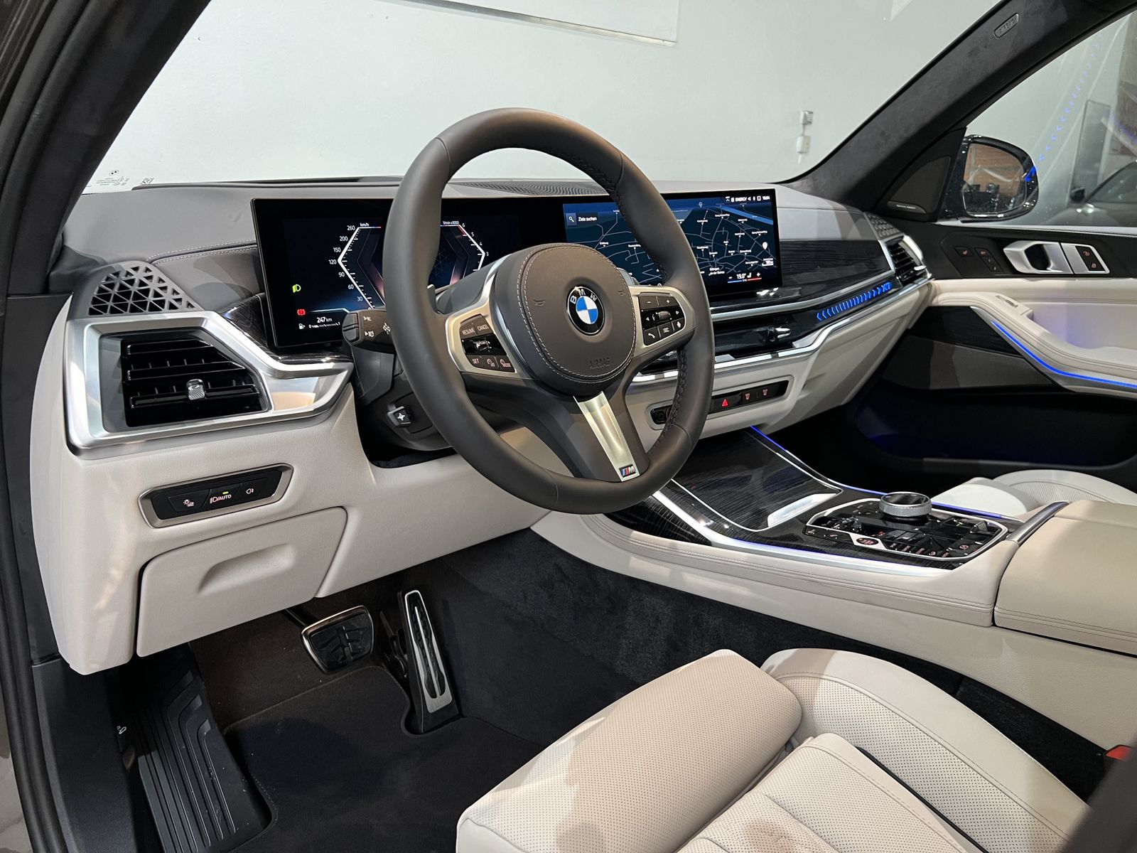 Fahrzeugabbildung BMW X7 xDrive40d Komfortpaket, Exklusivpaket, Standh