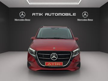 Mercedes V 220 - 1