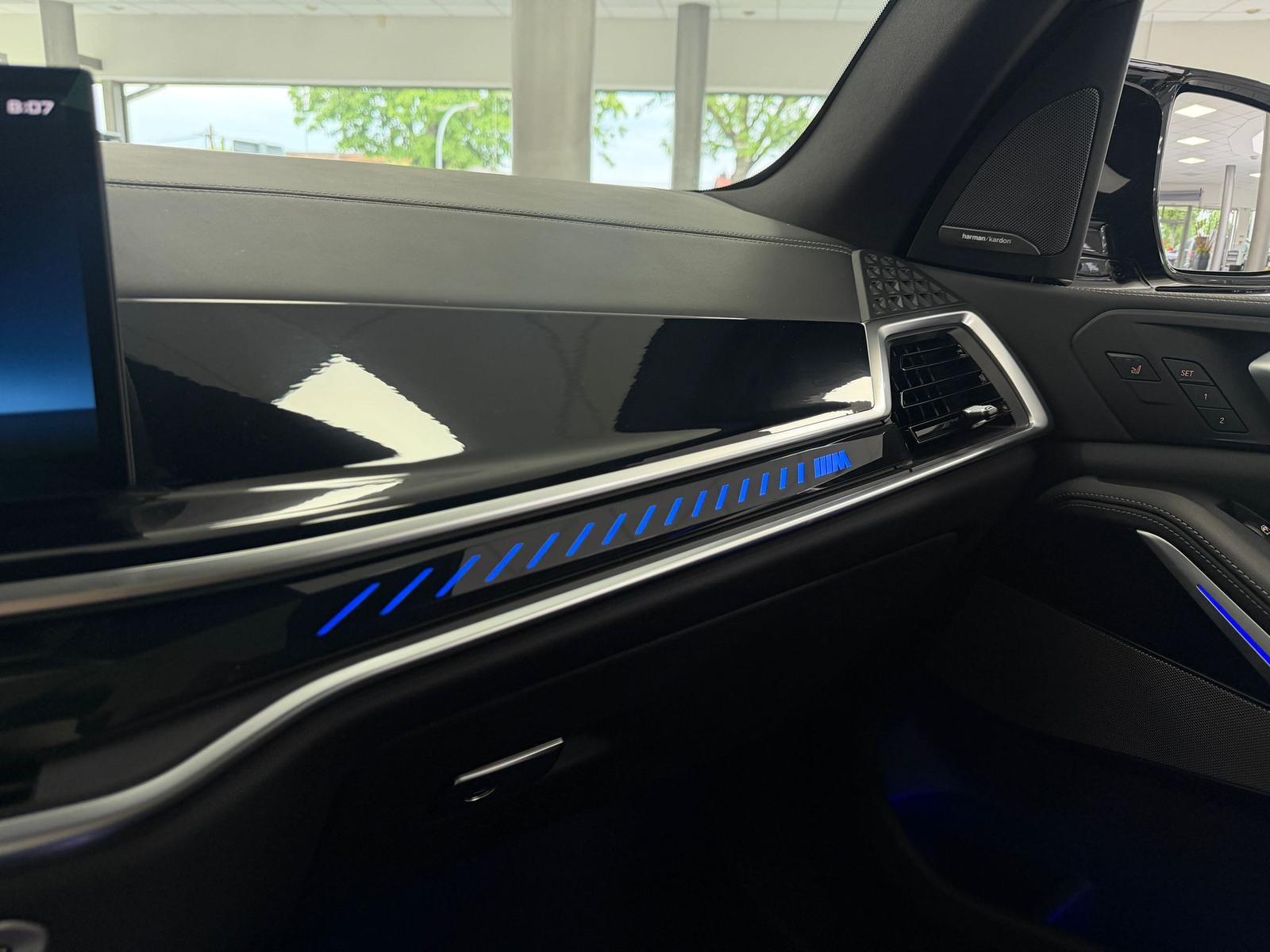 BMW X5 M60 i xD*PANO-SKY*STHZG*H-K*HUD*ACC*GLAS*360°