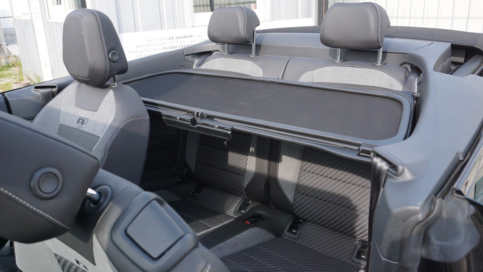 Fahrzeugabbildung Volkswagen T-Roc Cabriolet R-Line,Navi,DCC, DAB+,OPF, ALS,