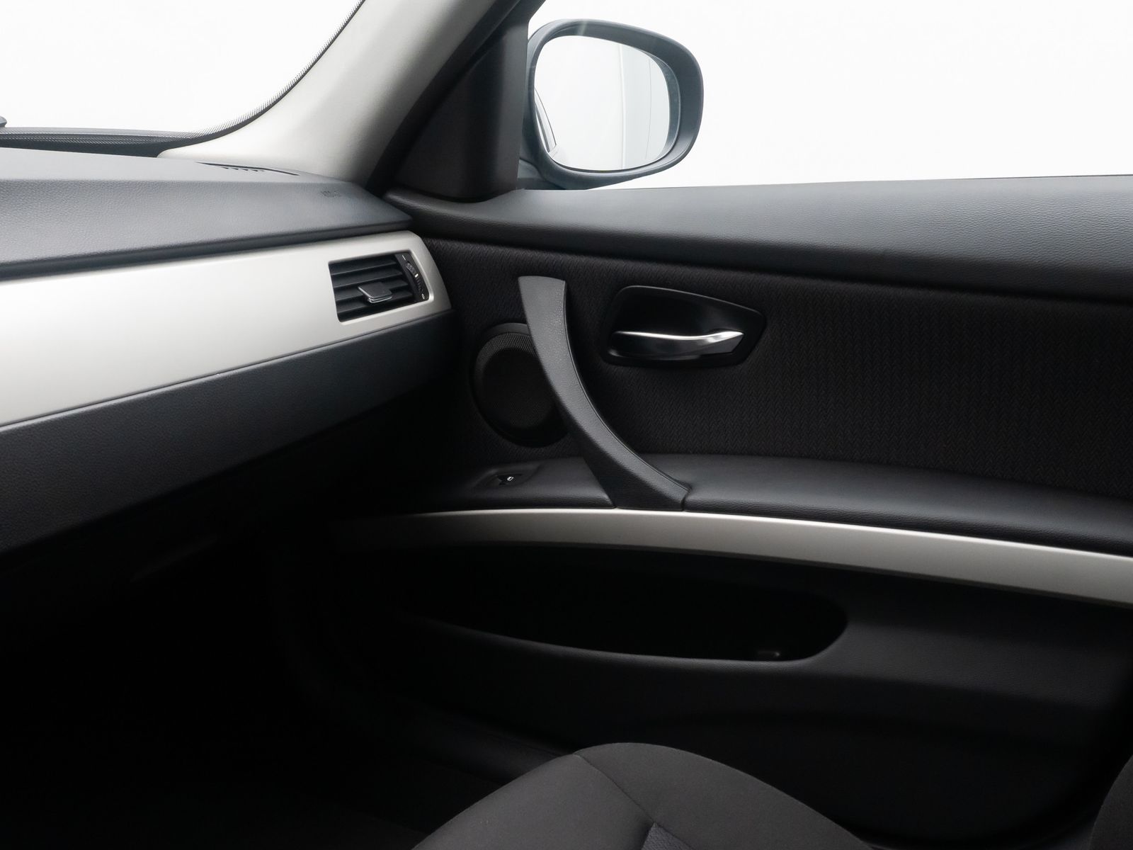 Fahrzeugabbildung BMW 318d GeschwindigReg PDC KlimaAut Freischprech