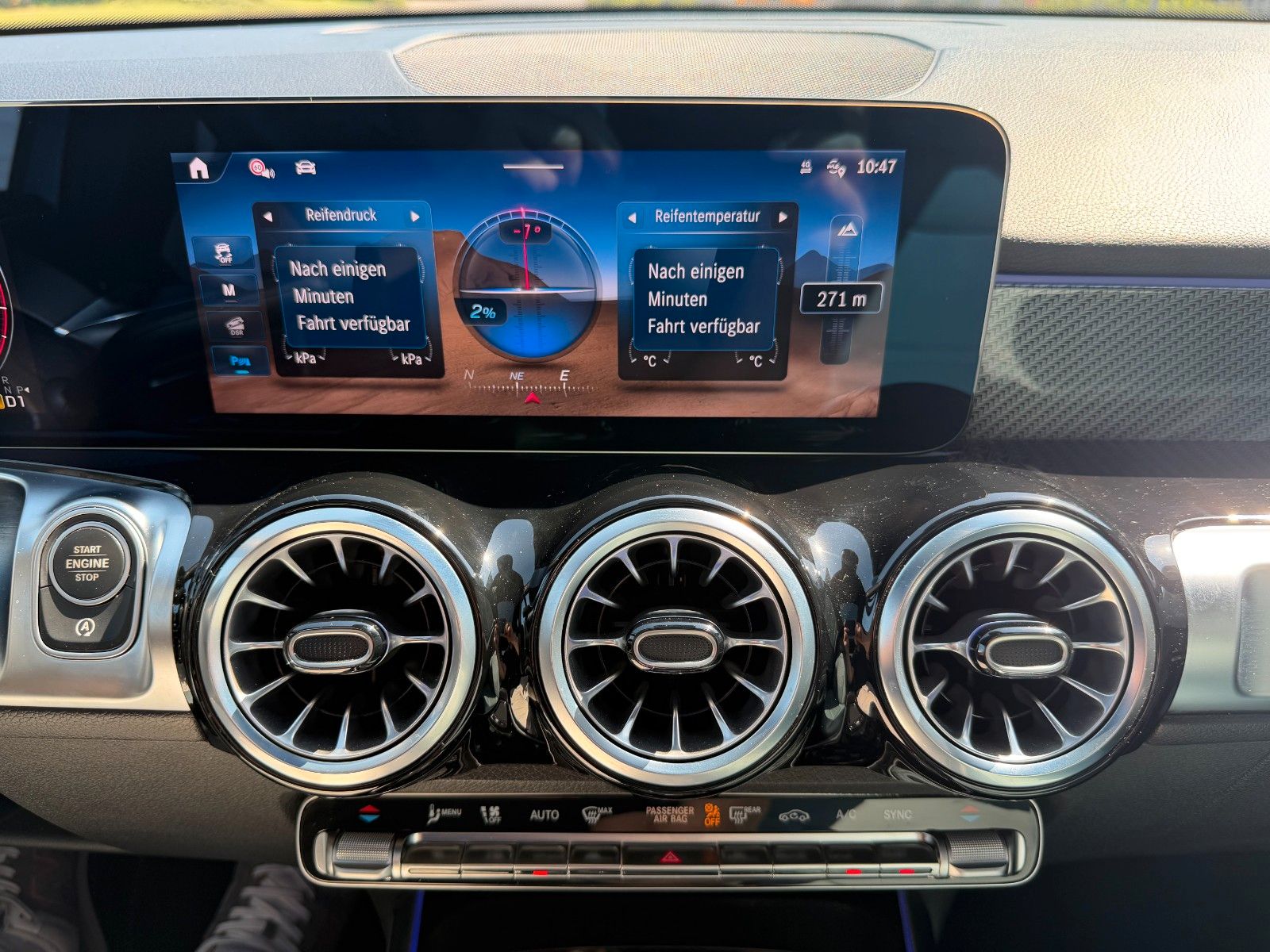 Fahrzeugabbildung Mercedes-Benz GLB 250 4M AMG Night+Pano+Burm+360°+Keyless+20"