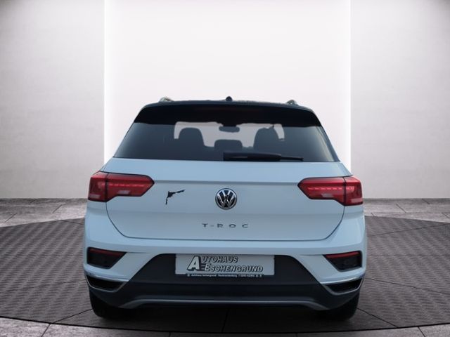 Fahrzeugabbildung Volkswagen T-Roc 1.5 l TSI DSG Style AHK ACC NAVI LED