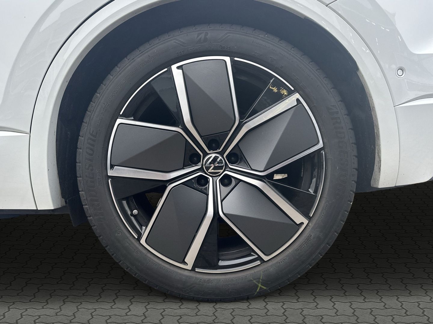 Touareg V6 3.0 TDI 4Motion R-Line HUD Luftfederu