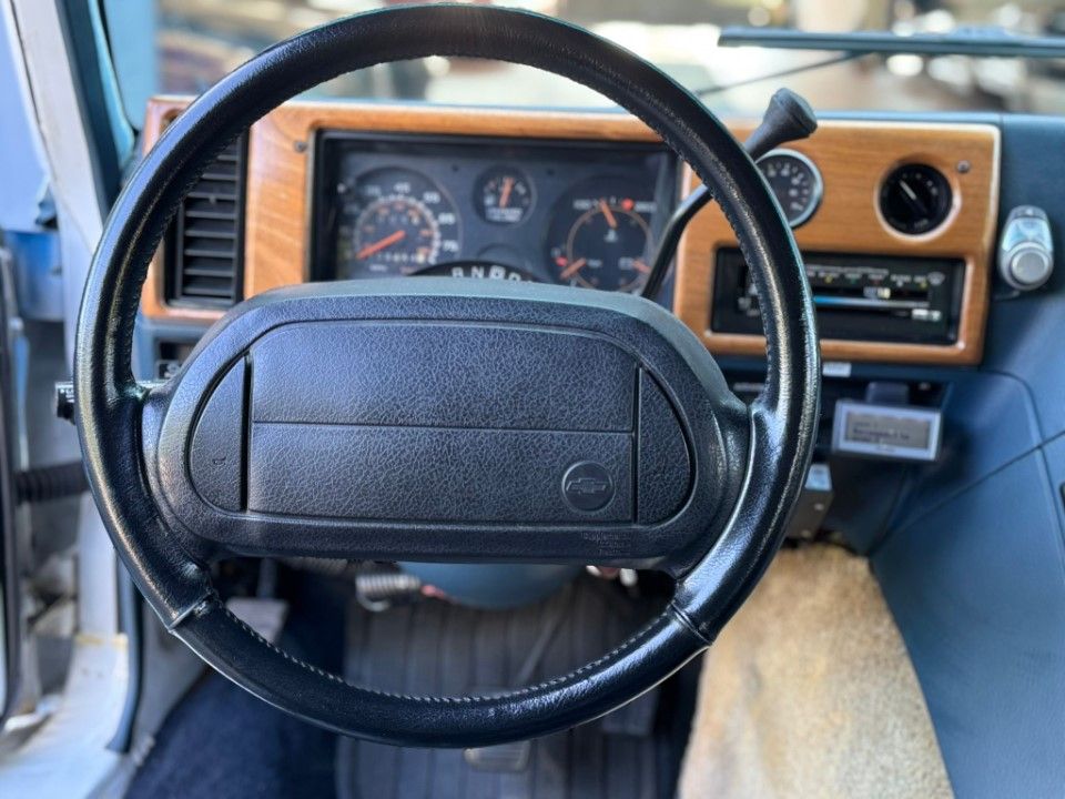 Fahrzeugabbildung Chevrolet Chevy Van G20 707 Leder deutsches Fzg AHK