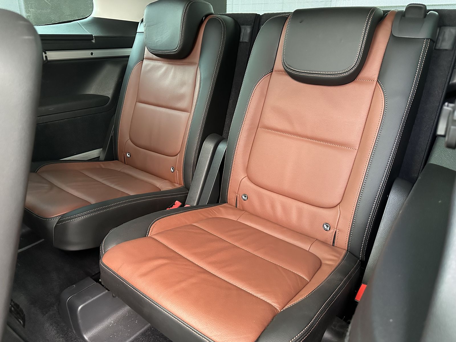 Fahrzeugabbildung Volkswagen Sharan 1.4 TSI DSG HL 7-Sitzer NAV+XEN+AHK+PANO