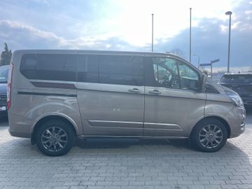 Fahrzeugabbildung Ford Tourneo Custom Kombi 320 L1 Bi-Xenon