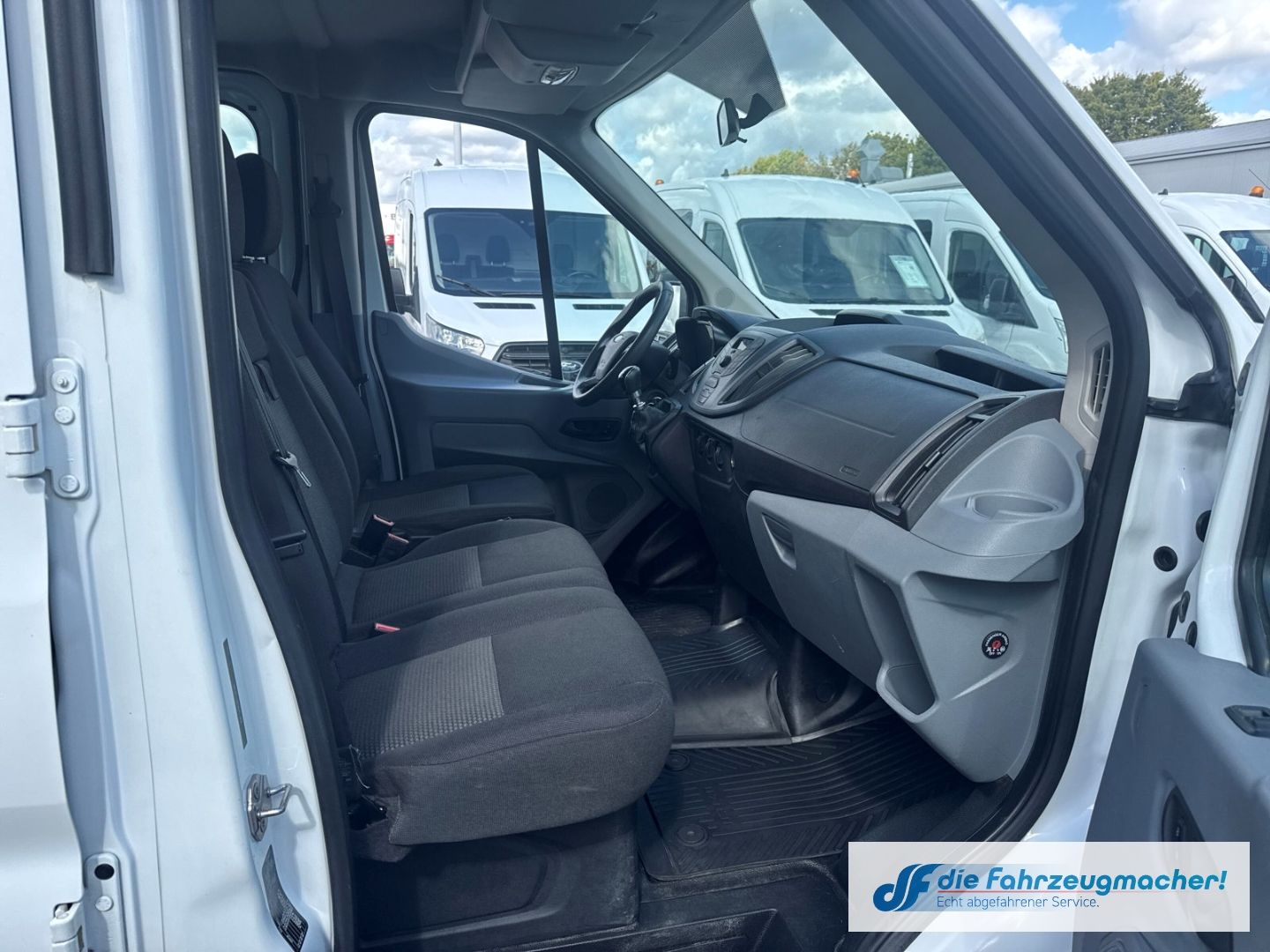 Fahrzeugabbildung Ford Transit Pritsche 310 L2 Doppelkabine 2.0 TDCi DP