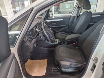 BMW 218 - 6
