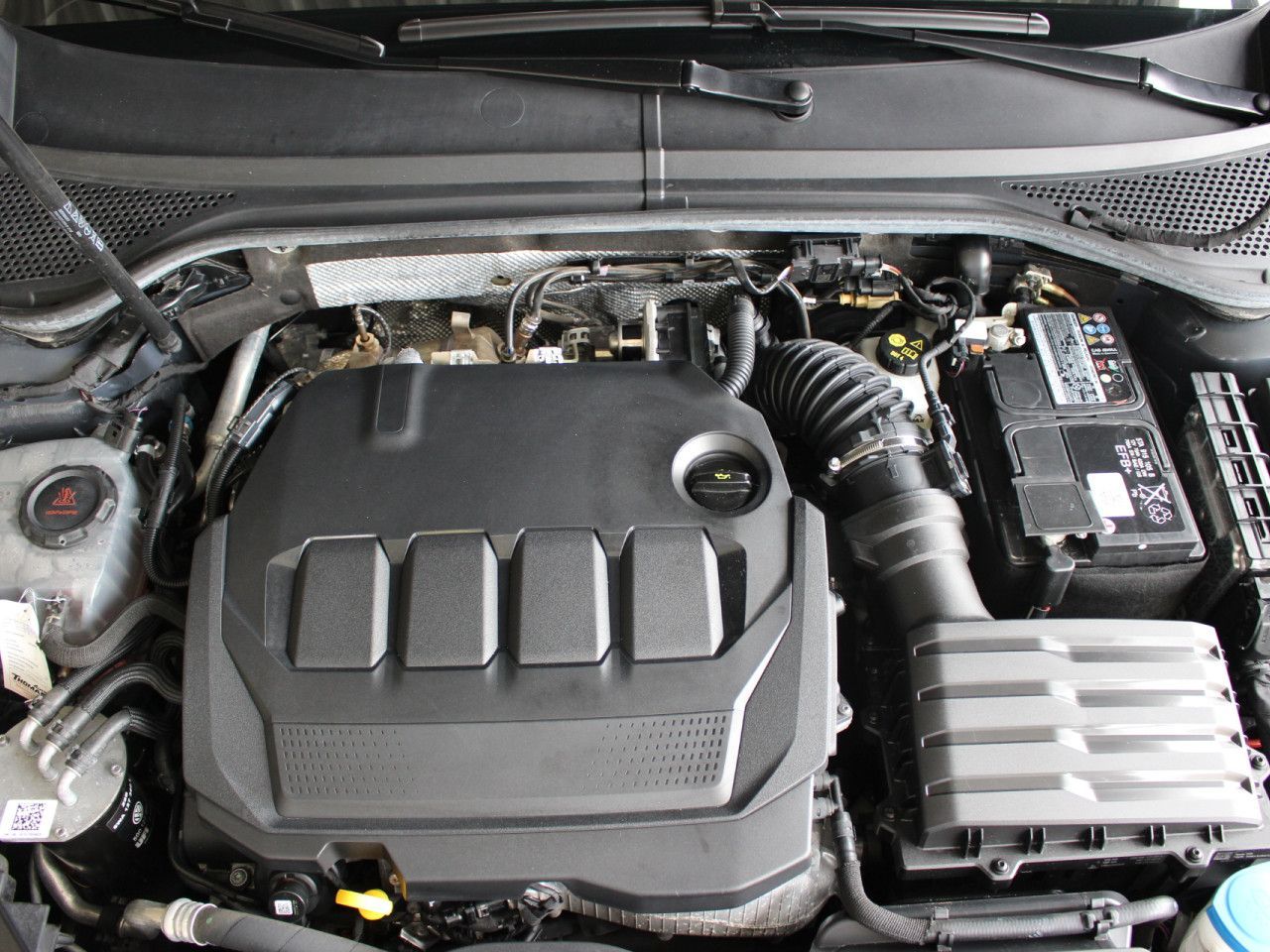 Fahrzeugabbildung Volkswagen Passat Variant 2.0 TDI SCR Business LED/CAM/ACC