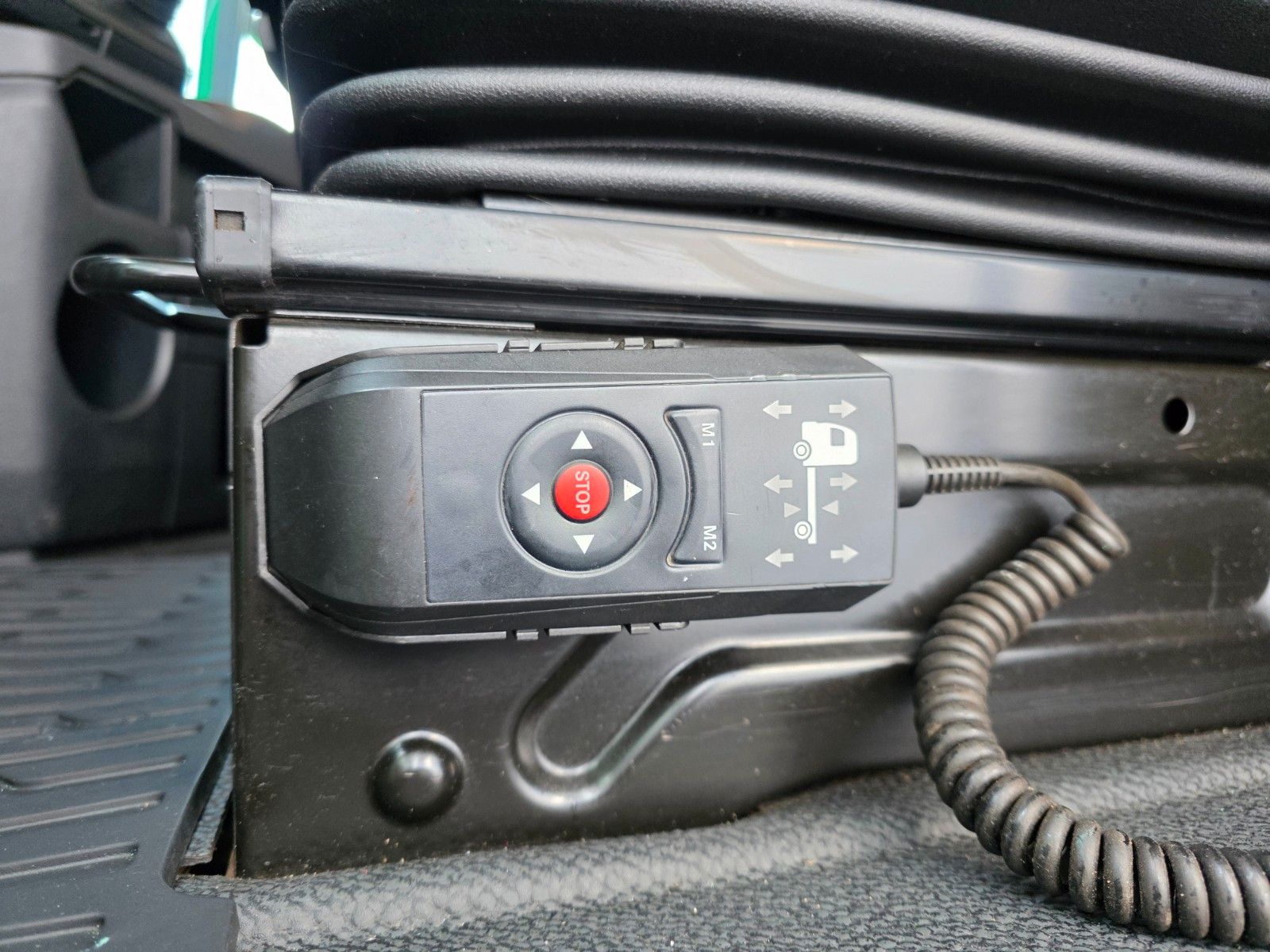 Fahrzeugabbildung Mercedes-Benz Actros 1851 LSnRL Hubsattelplatte Retarder