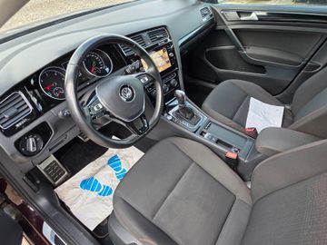 Volkswagen Golf - 6