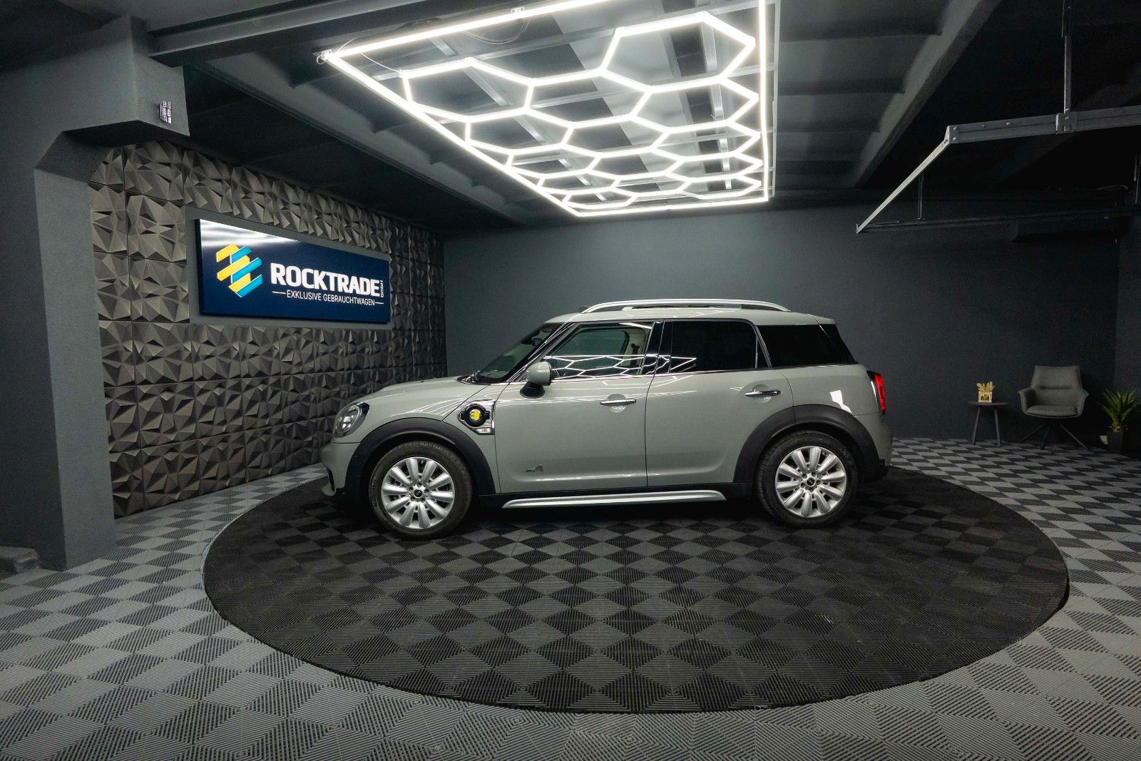 Fahrzeugabbildung MINI COOPER SE Countryman All4 | Pano | ACC | Plug-In