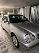 Mercedes-Benz Mercedes E240 Elegance /Wenige Km - gebrauchte Mercedes-Benz E 240 aus dem Jahr 2000