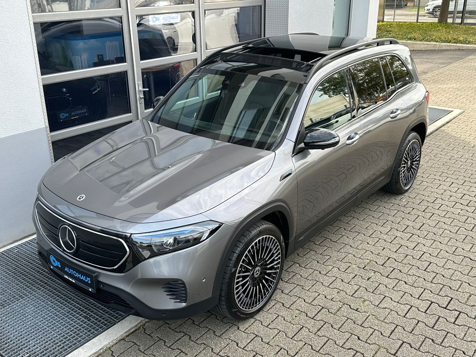Mercedes-Benz EQB 350 4MATIC 20''AMG ACC PANO MEMORY 7-SITZER foto 3