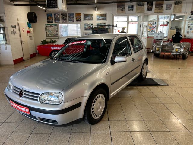 Volkswagen Golf 1.4 Comfortline. Rentnerfahrzeug 71000KM