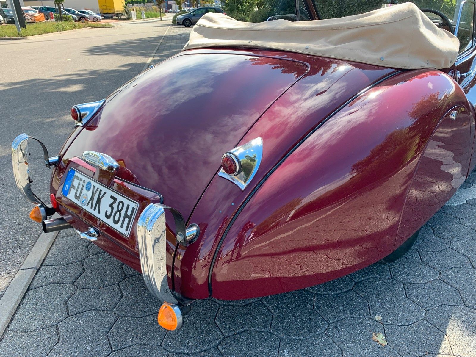 Fahrzeugabbildung Jaguar XK 120 DHC