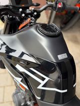 KTM Top-Zustand:) KTM 890 Duke GP - KTM 890 DUKE GP