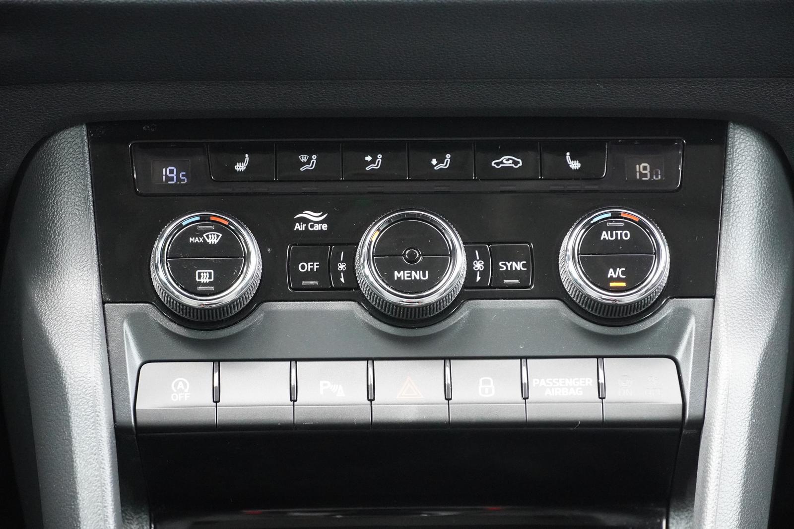 Skoda Karoq 1.5 16V TSI DSG Style ACC Navi Tempomat, миниатюра 23