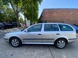 Skoda Octavia Kombi Aut.+ Schiebedach+PDC+Klima - gebrauchte Skoda Octavia aus dem Jahr 1999