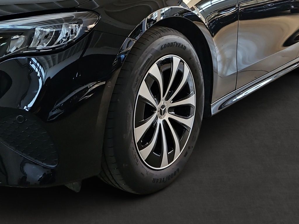 Fahrzeugabbildung Mercedes-Benz E 200 T Avantgarde AHK LED Pano ACC Navi KeyLess