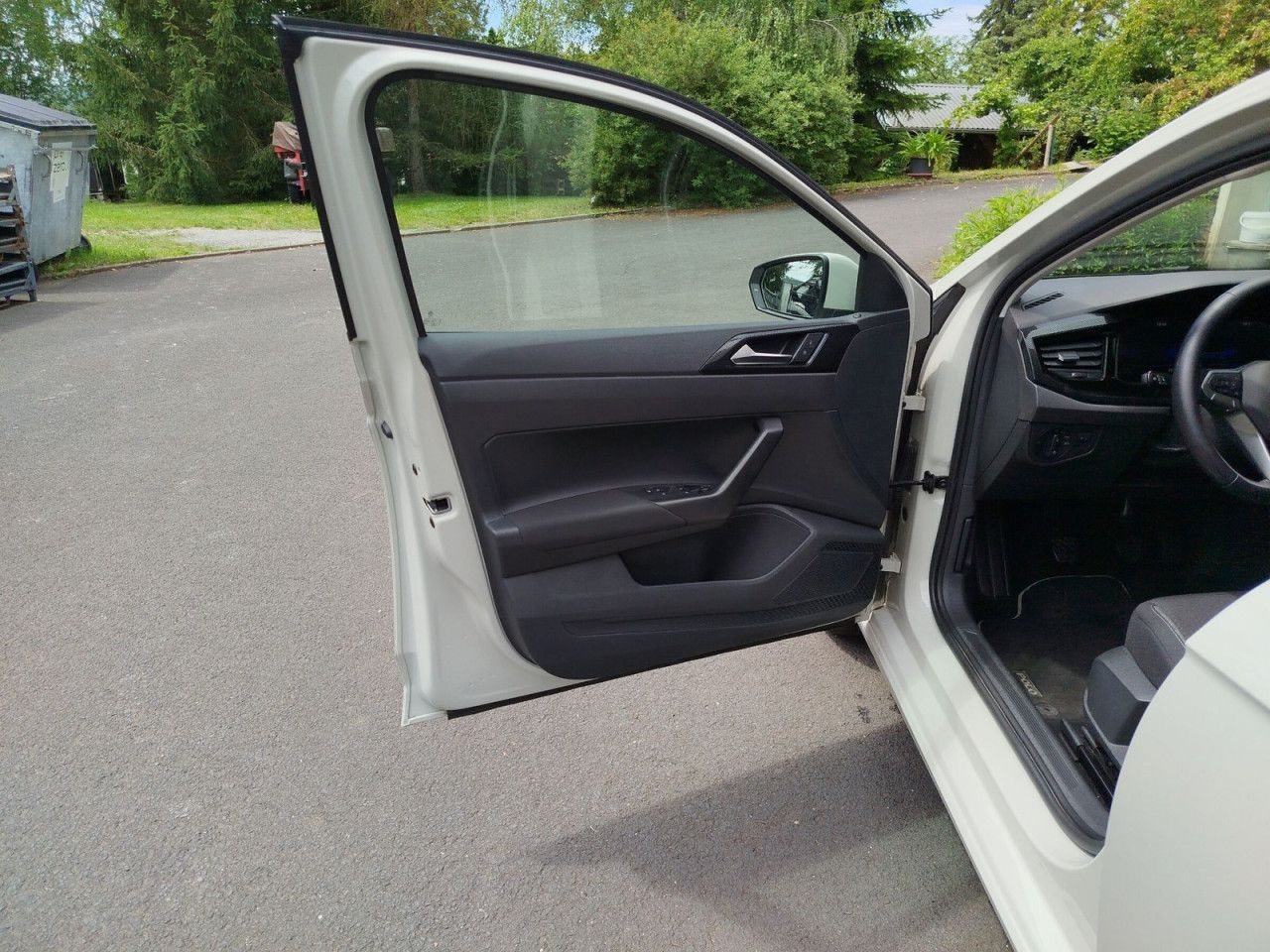 Fahrzeugabbildung Volkswagen Polo Life 1.0 TSI OPF 70 kW 5-Gang
