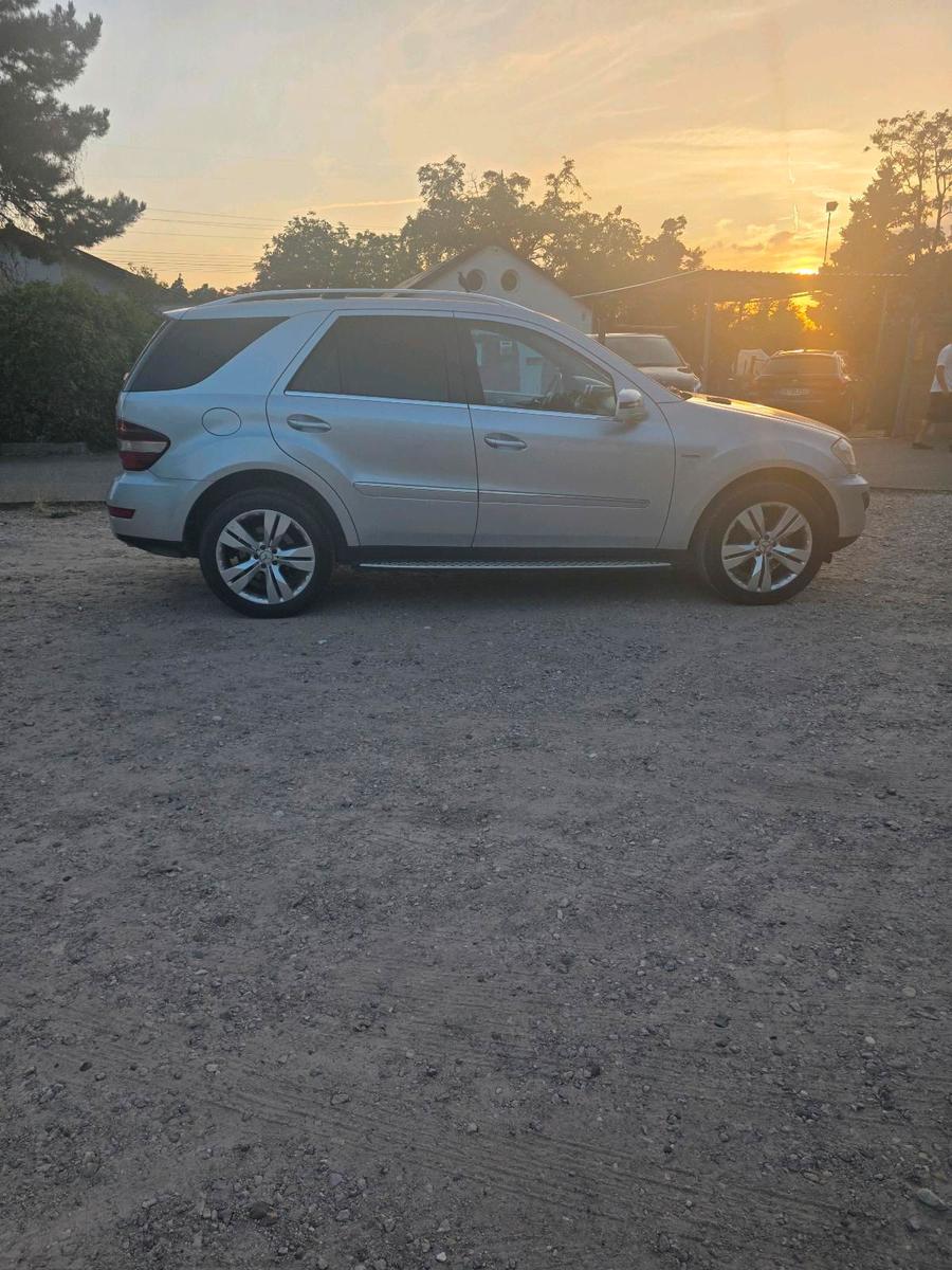 Mercedes-Benz ML300 2011 — photo 6