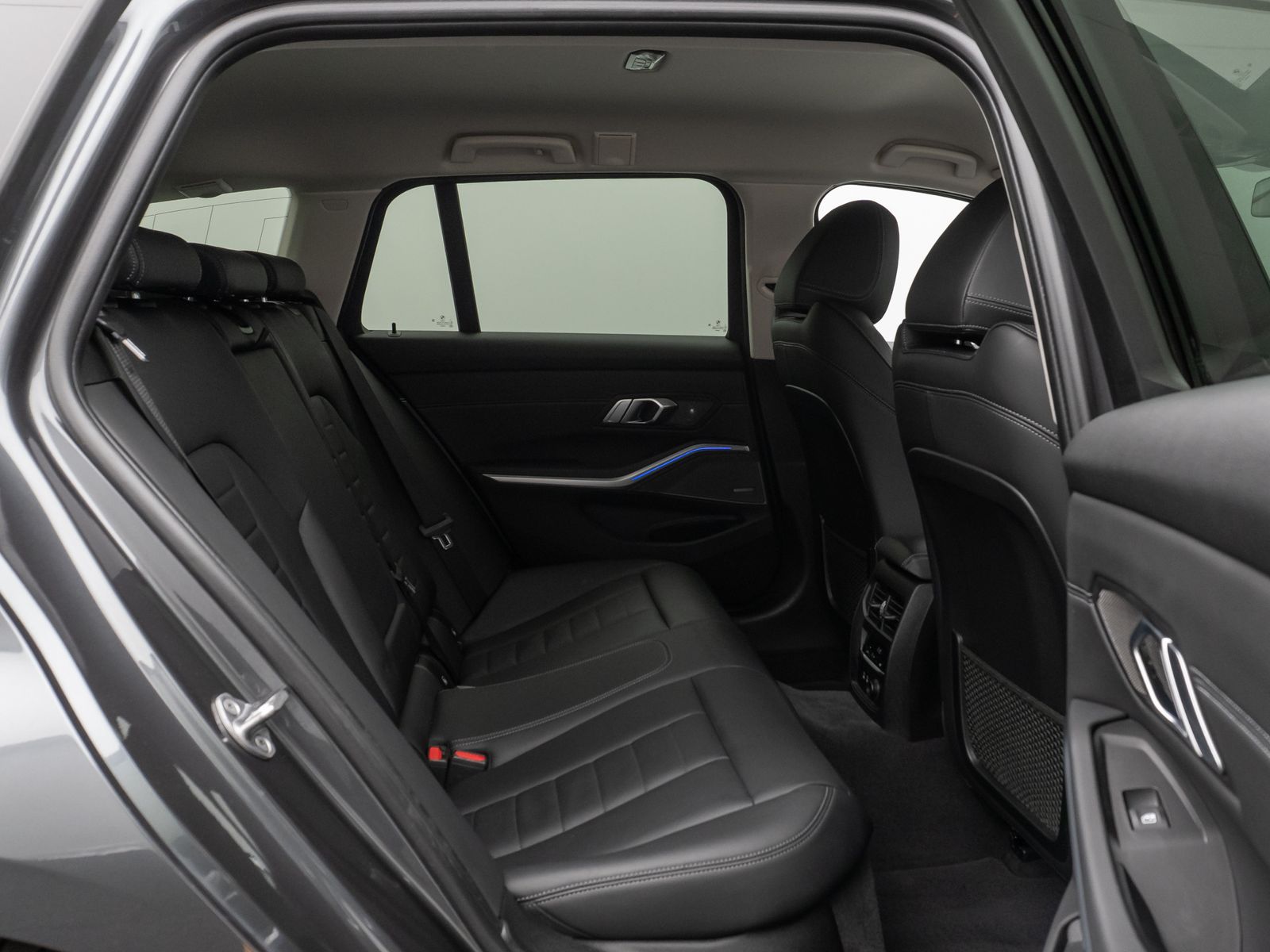 Fahrzeugabbildung BMW 330d xD Sport Line Kamera Lenkrhzg HUD DAB H/K