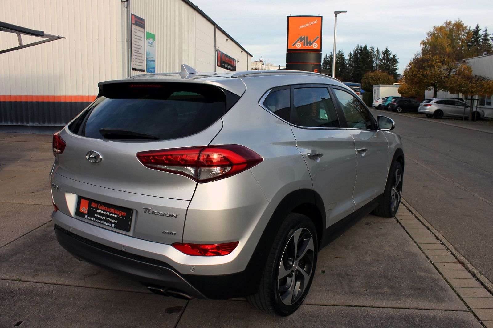Fahrzeugabbildung Hyundai Tucson 1.6 Turbo Premium 4WD LED SHZ AHK KAM BT