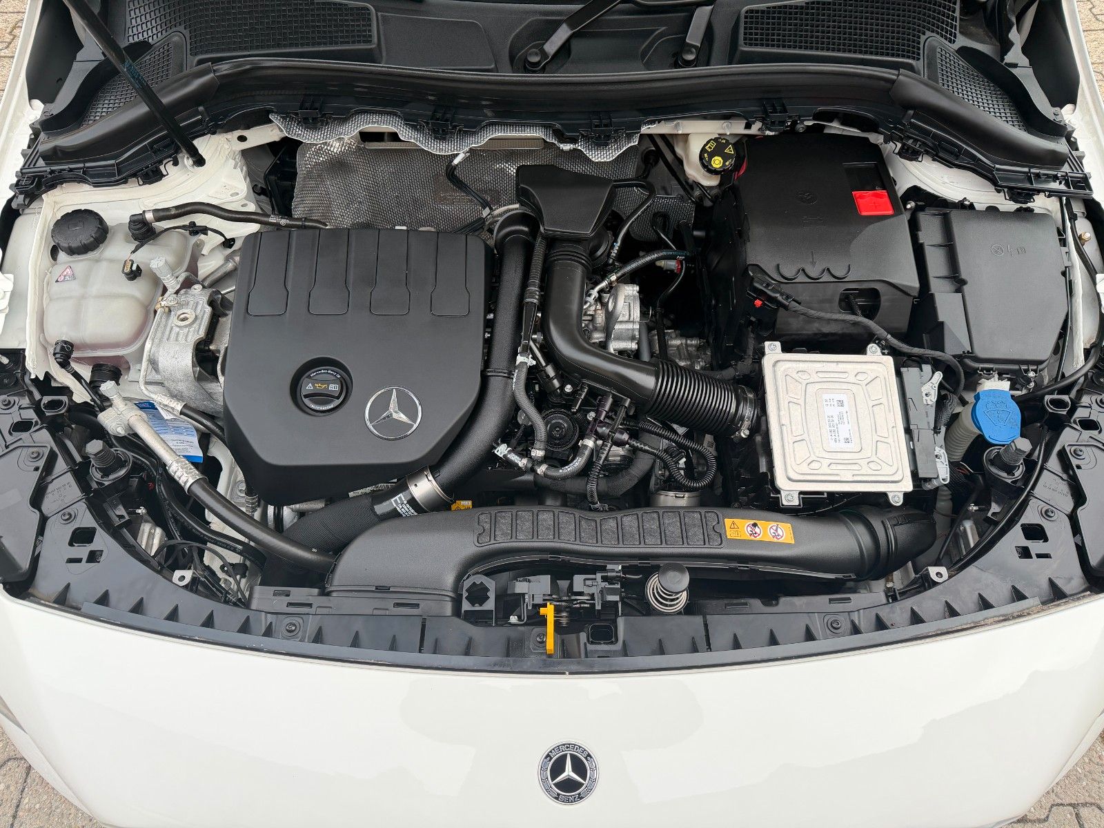 Fahrzeugabbildung Mercedes-Benz B 180 AUTOMATIK LED TEMPOMAT DAB 1-HAND MBUX