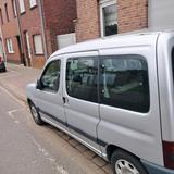 Peugeot Peigeot Partner 1.2 mit Trenngitter für Hunde - gebrauchte Peugeot Partner aus dem Jahr 2003