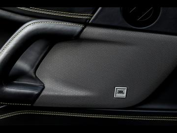 2018 Ferrari GTC4LUSSO — миниатюра 23