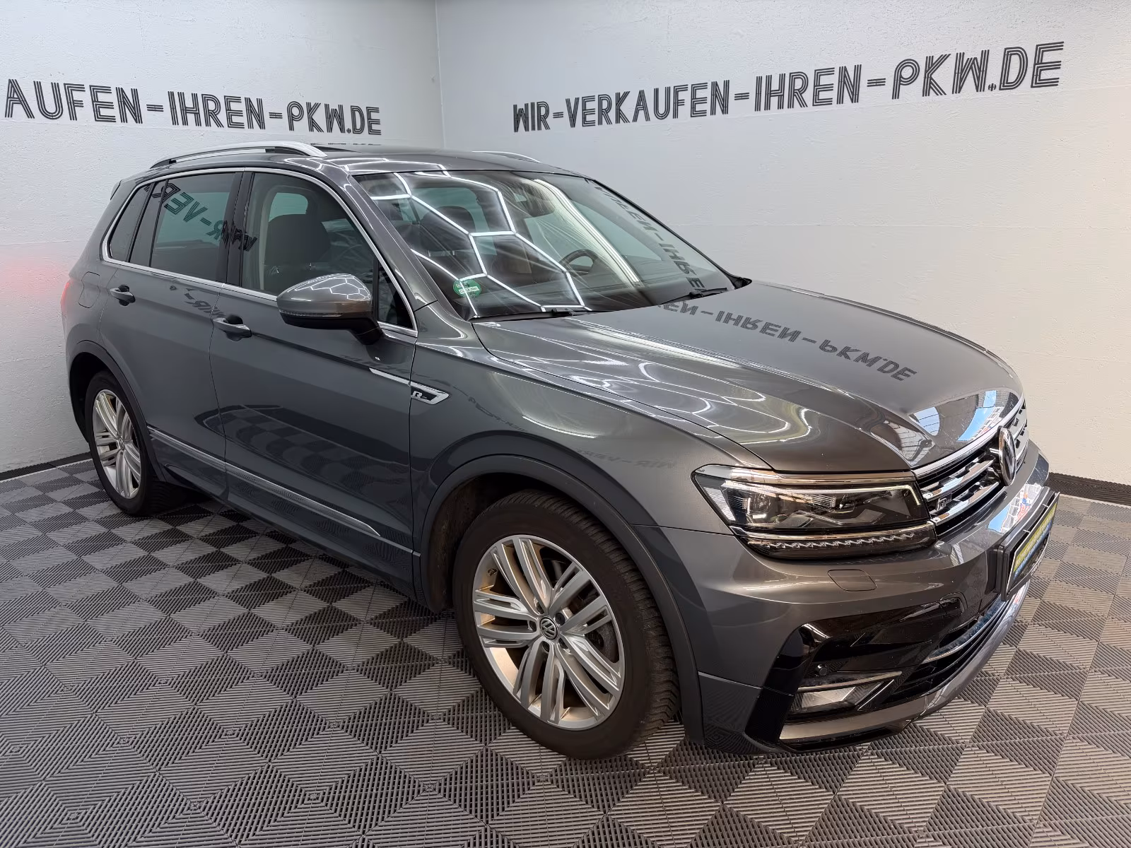 Volkswagen Tiguan Highline 2.0 TDI 4Motion DSG AHK R-Line