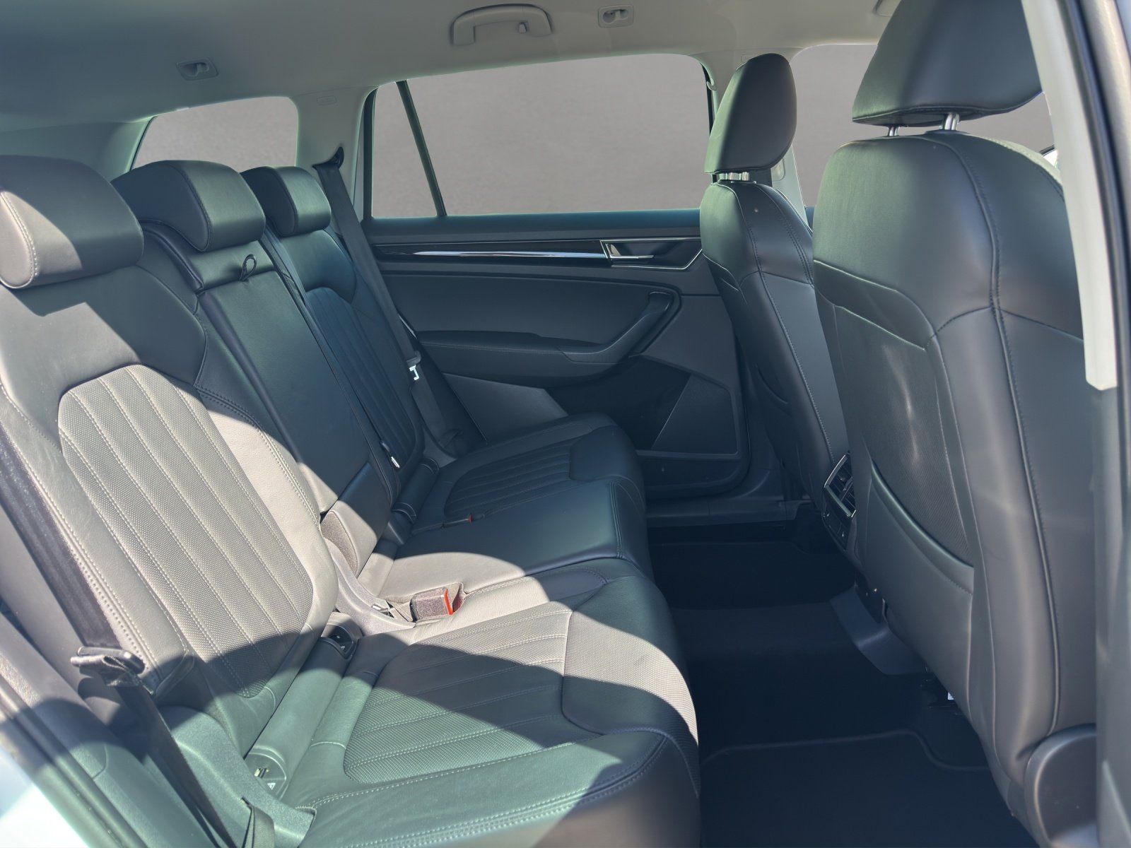 Fahrzeugabbildung SKODA Kodiaq 2.0 TDI L&K 4x4/ST-HZG/ACC/AHK/360°CAM/