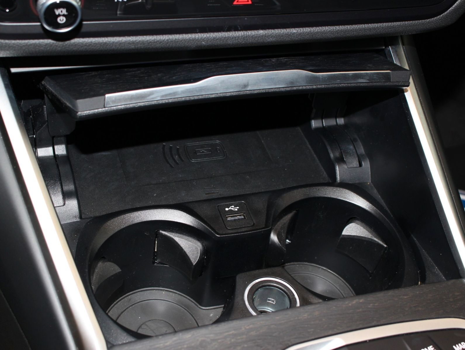 Fahrzeugabbildung BMW 320i LED*Standhzg*HUD*Memory*Harman Kardon