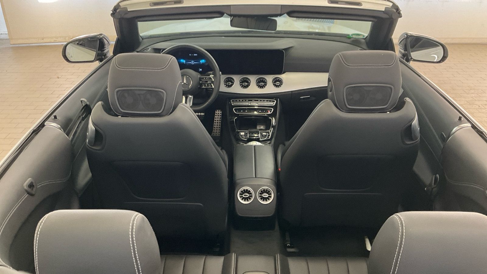 Fahrzeugabbildung Mercedes-Benz E 200 Cabrio 1.Hand AMG LED NAVI Ambiente Leder