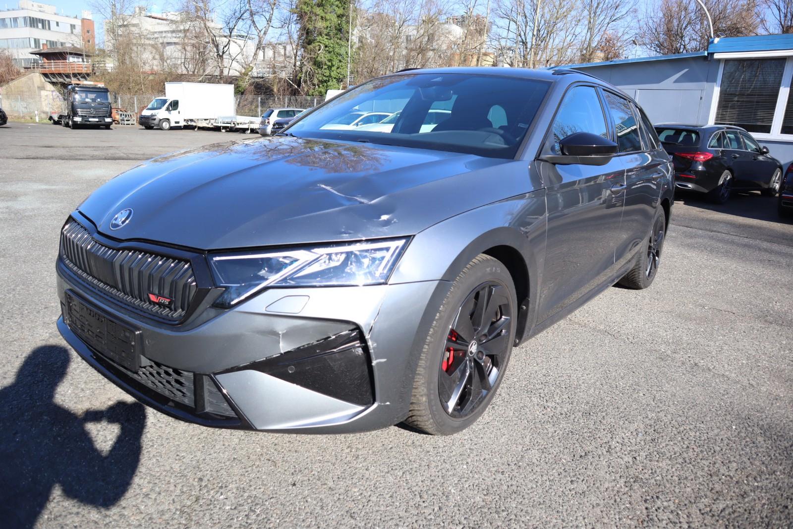 Skoda Octavia Combi 2.0 TSI DSG 195 kW RS Autom, Kamer