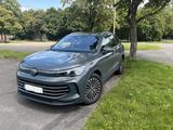 Volkswagen Tiguan 2.0 TDI SCR DSG Elegance Standhzg AHK IQ.