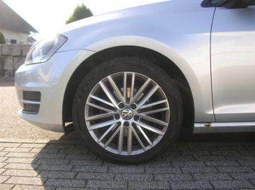 Volkswagen Golf - 12