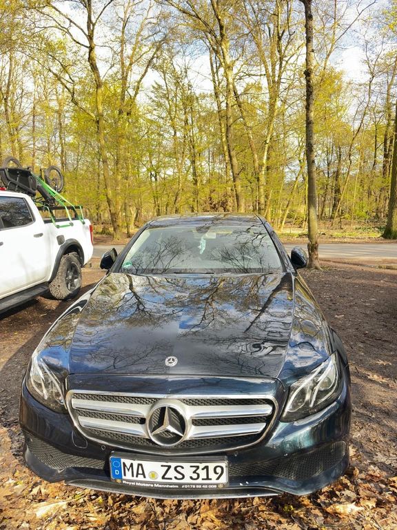 Image of Mercedes-Benz E 200