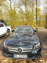 Mercedes-Benz E 200 d Autom. - - Mercedes-Benz E 200: Grün