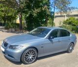 BMW 325xi - AUTOMATIK*KEYLESS-GO*VOLLEDER - BMW 325 aus 2006: 325xi