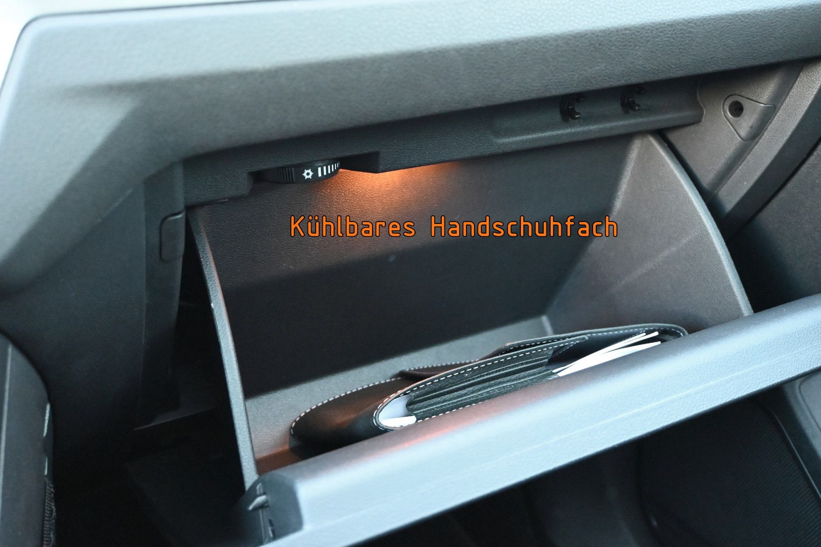 Fahrzeugabbildung Volkswagen Touran 1.5 TSI DSG °ACC°AHK°DYNAUDIO°PANO°STANDH