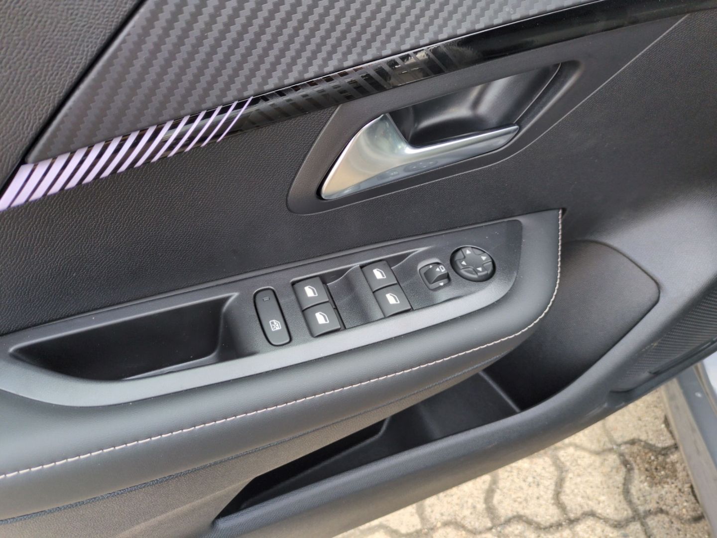 Peugeot 208 - Bild 17