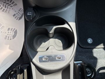 Fahrzeugabbildung Fiat 500C DolceVita Navi DAB Temp. Klimaaut. TZ uvm.