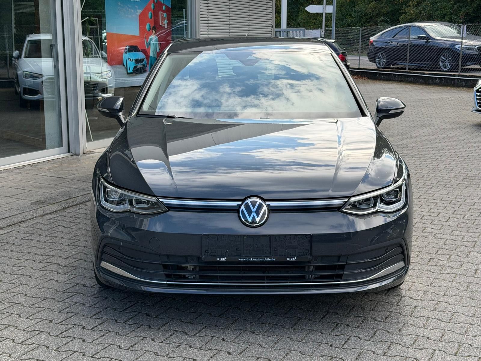 Fahrzeugabbildung Volkswagen Golf 2.0 TDI Style DSG >ALCANT+MEMO+LED+SHZ+ACC+
