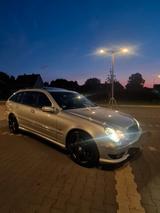 Mercedes-Benz C 320 T AVANTGARDE 8-fach bereift mit AMG Alufel - gebrauchte Mercedes-Benz C 320 aus dem Jahr 2003
