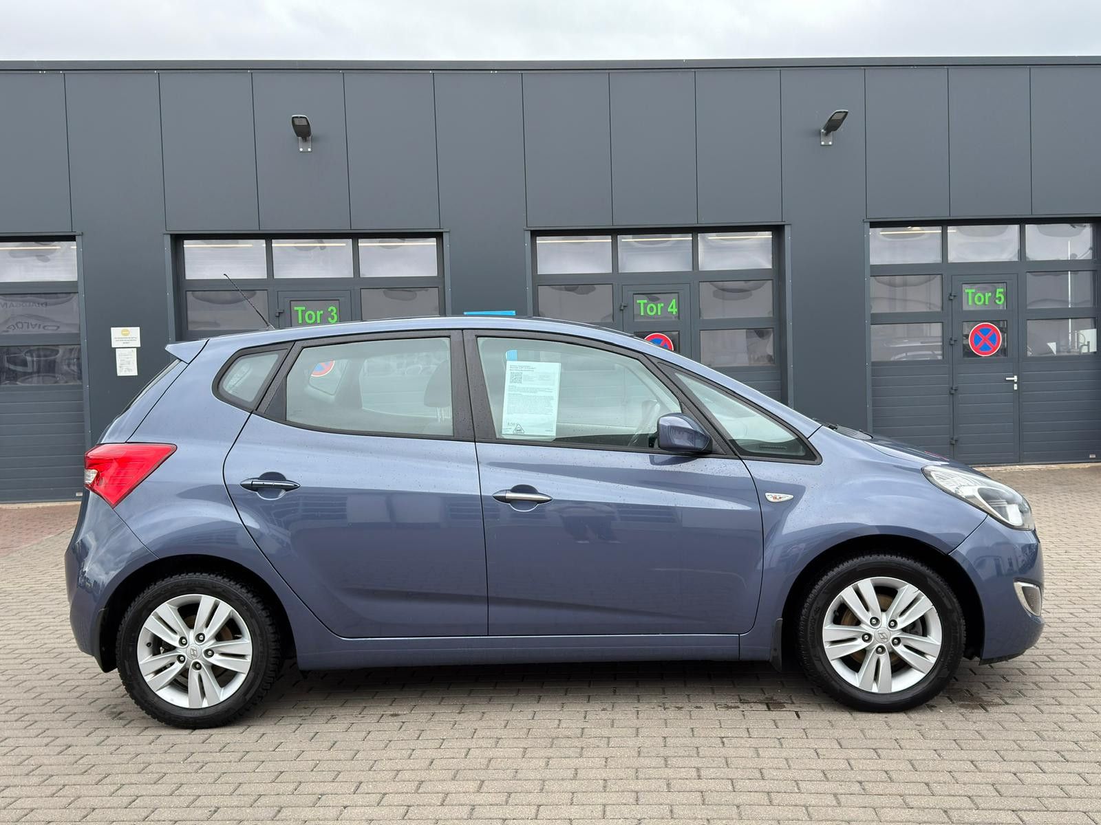 Fahrzeugabbildung Hyundai ix20 1.6 Comfort Navi*Allwetterbereifung