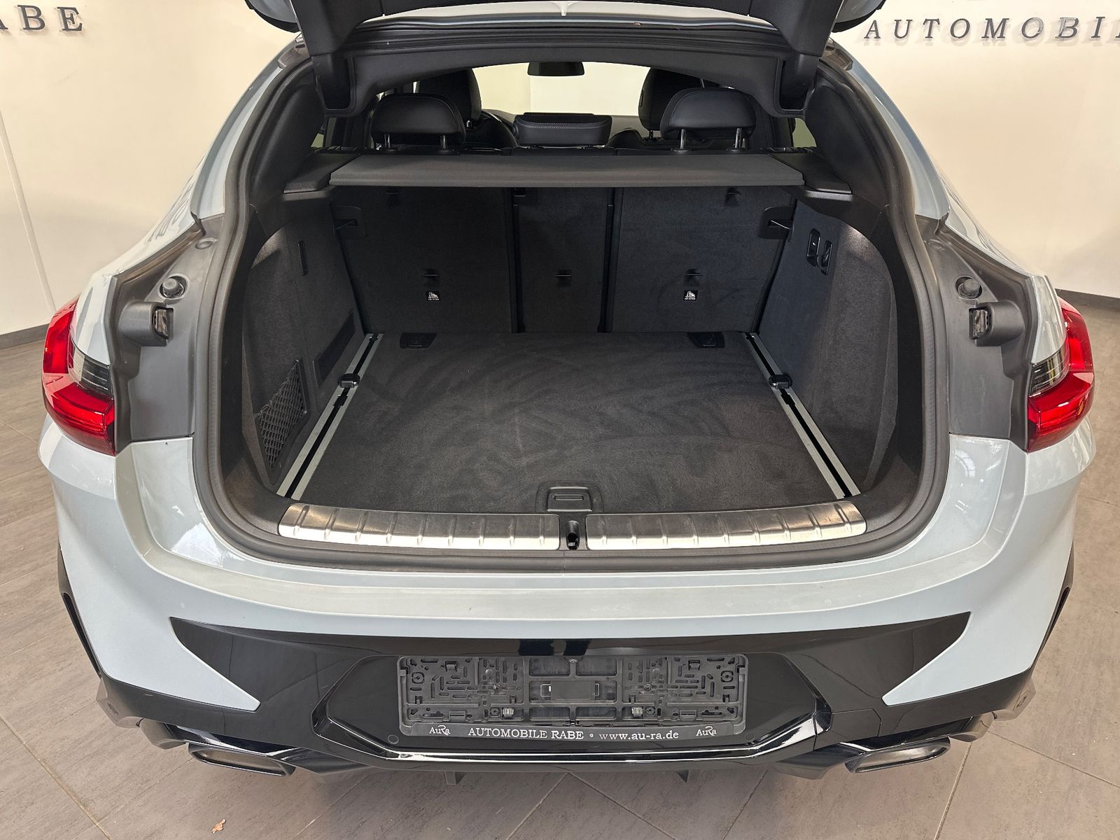Fahrzeugabbildung BMW X4 xDrive20d M-Sport NAV+LED+AHK++20ZOLL+KAMERA